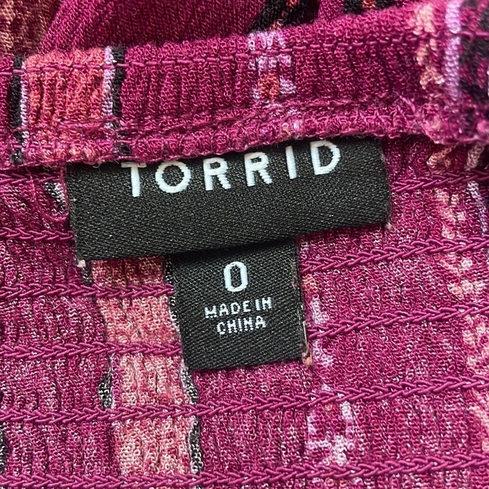 Torrid Babydoll Crepe smocked back textured v-neck striped Tank top size large - Picture 11 of 13